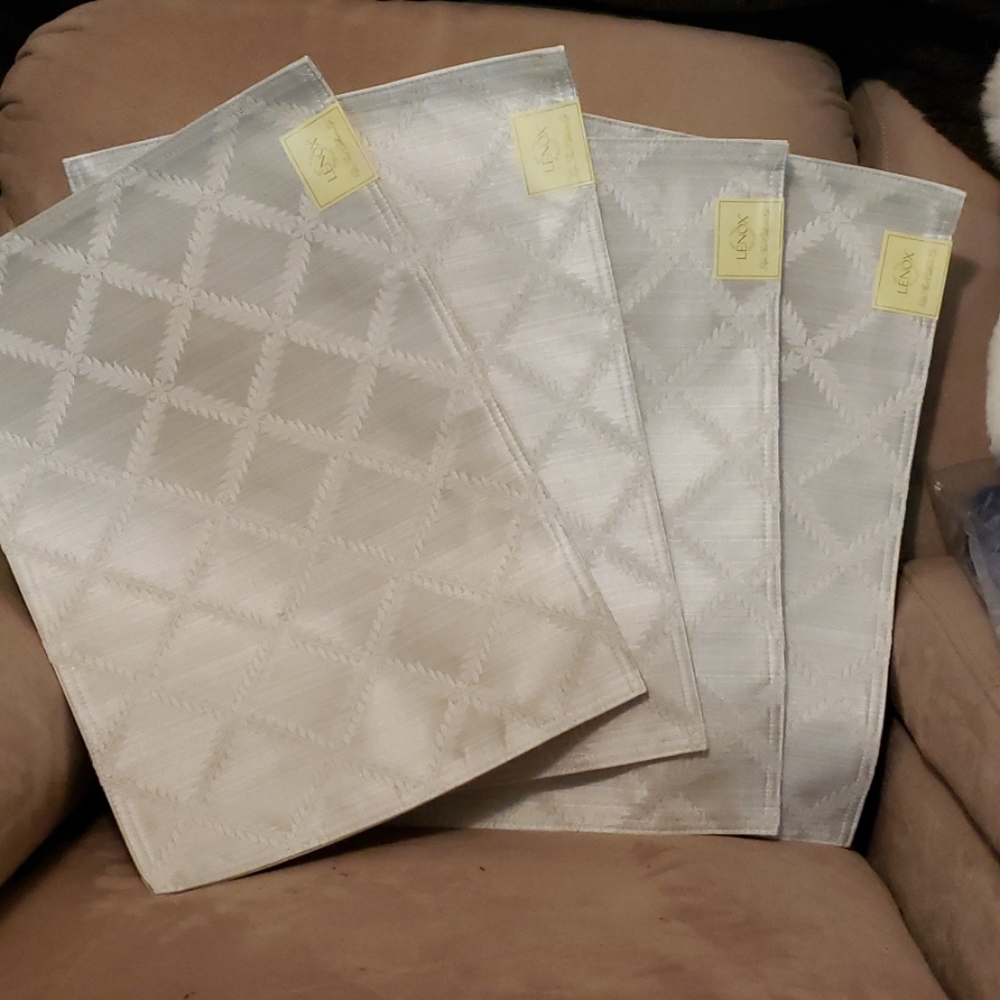 New Lenox place mats